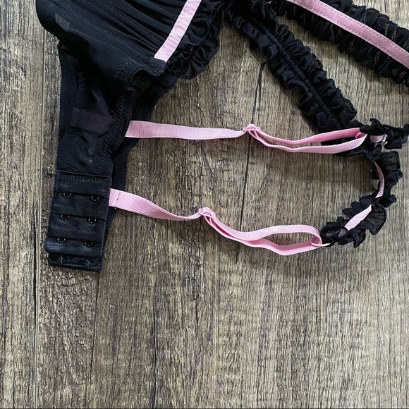 Chantal Thomas’s Victoria Secret French Bra Size 34C - Picture 8 of 9